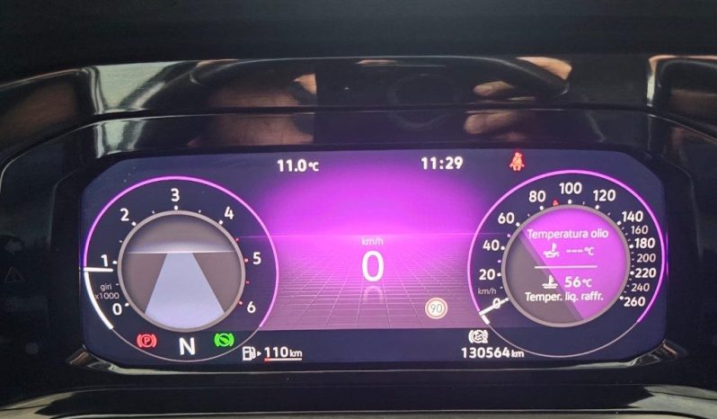 VOLKSWAGEN Golf pieno