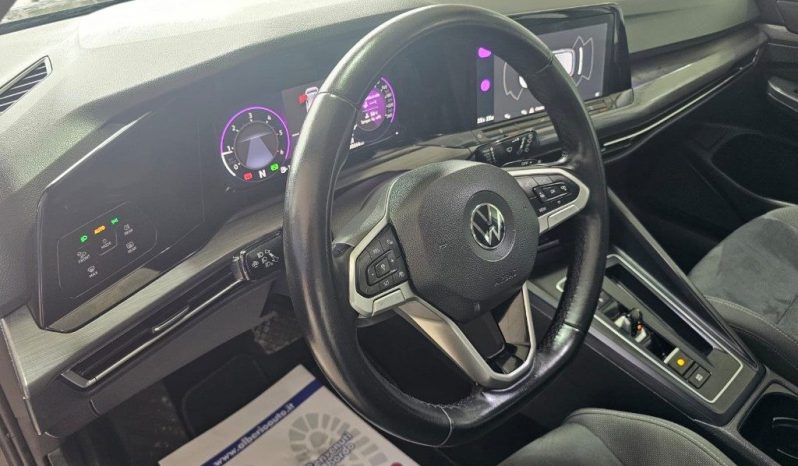 VOLKSWAGEN Golf pieno