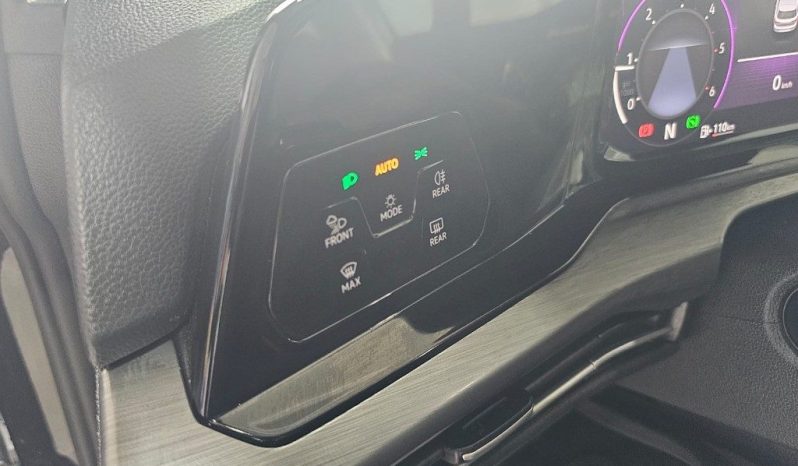 VOLKSWAGEN Golf pieno