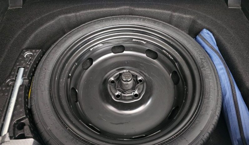 VOLKSWAGEN Golf pieno