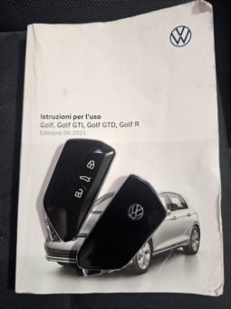 VOLKSWAGEN Golf pieno