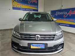 VOLKSWAGEN Tiguan pieno