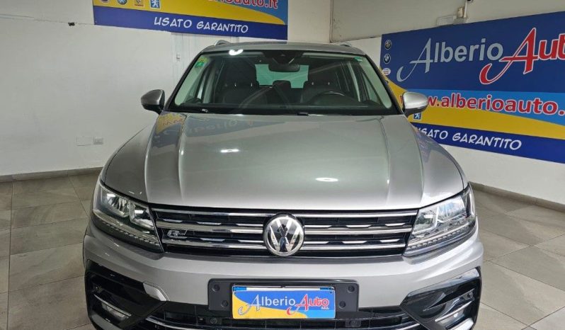 VOLKSWAGEN Tiguan pieno