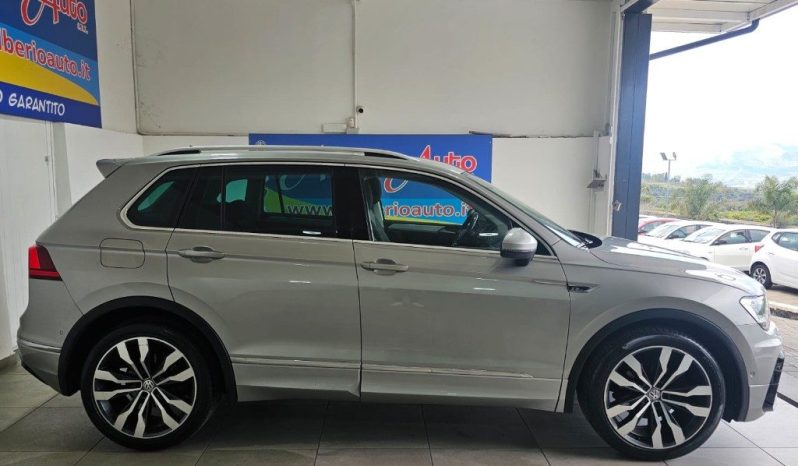 VOLKSWAGEN Tiguan pieno