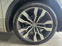 VOLKSWAGEN Tiguan pieno