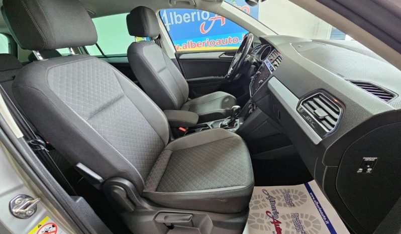 VOLKSWAGEN Tiguan pieno
