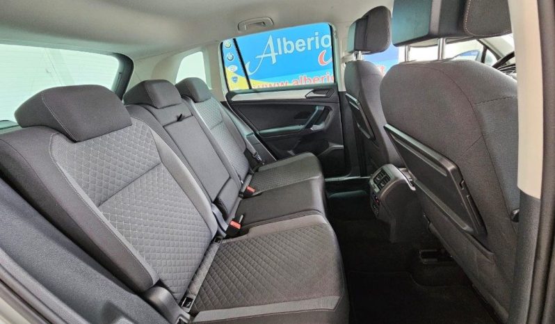 VOLKSWAGEN Tiguan pieno