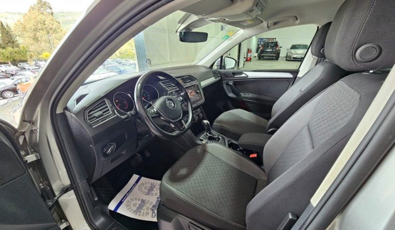 VOLKSWAGEN Tiguan pieno