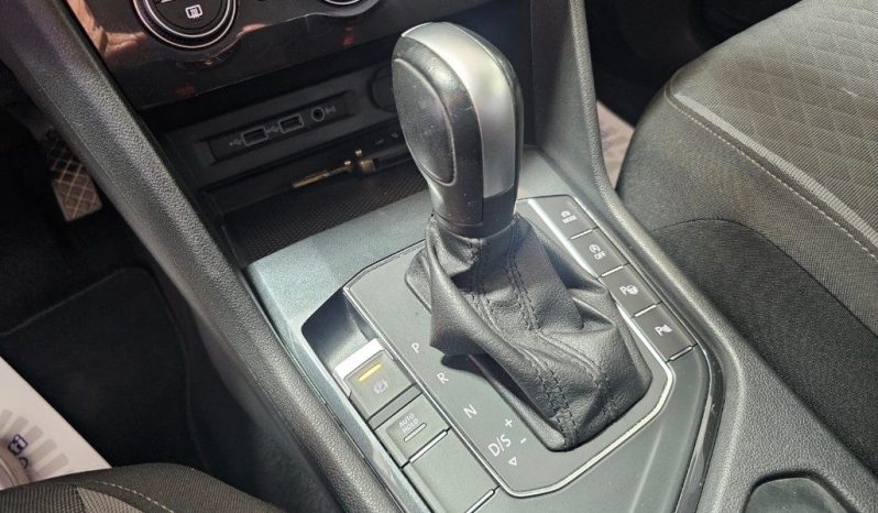 VOLKSWAGEN Tiguan pieno