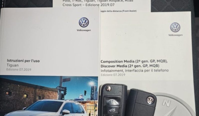 VOLKSWAGEN Tiguan pieno