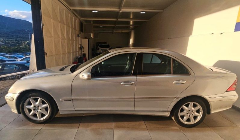 MERCEDES-BENZ C 220 pieno