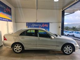 MERCEDES-BENZ C 220 pieno