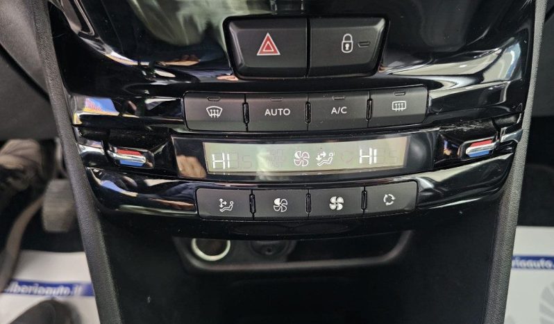 PEUGEOT 2008 pieno