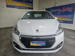 PEUGEOT 208 pieno