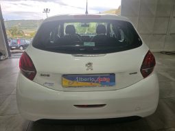 PEUGEOT 208 pieno