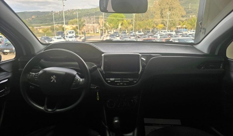 PEUGEOT 208 pieno