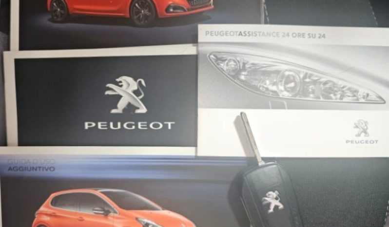 PEUGEOT 208 pieno