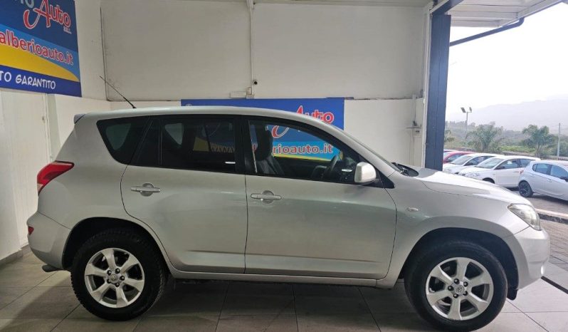 TOYOTA RAV 4 MY23 pieno