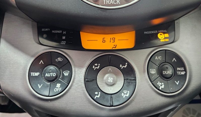 TOYOTA RAV 4 MY23 pieno