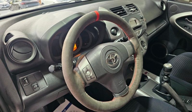 TOYOTA RAV 4 MY23 pieno