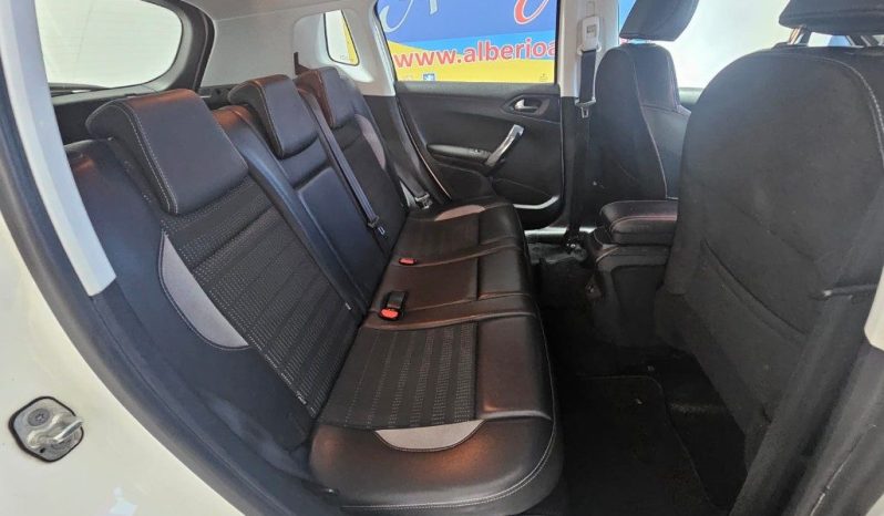 PEUGEOT 2008 pieno