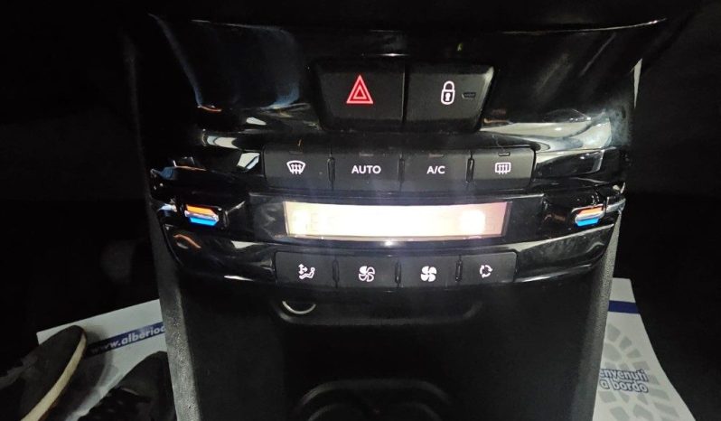 PEUGEOT 2008 pieno