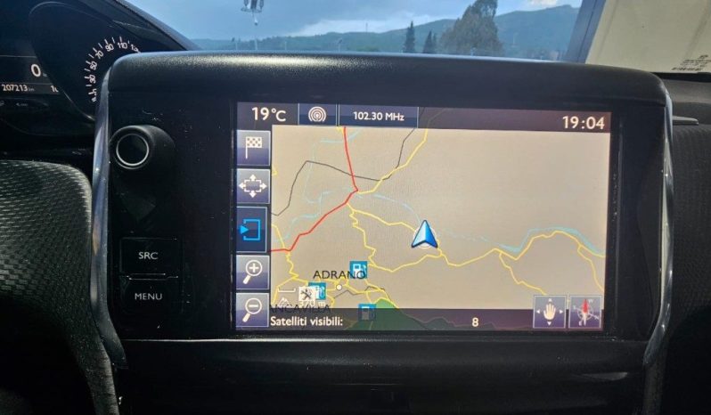 PEUGEOT 2008 pieno
