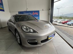 Porsche Panamera pieno