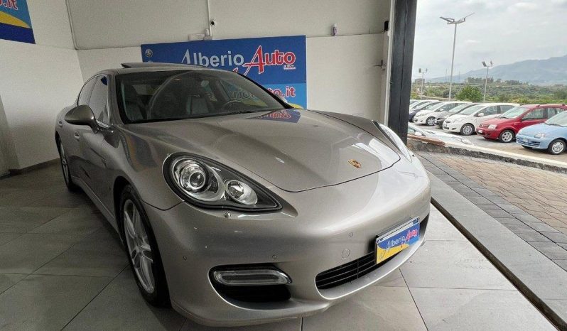 Porsche Panamera pieno