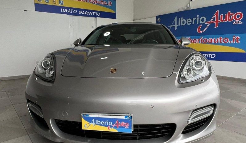 Porsche Panamera pieno