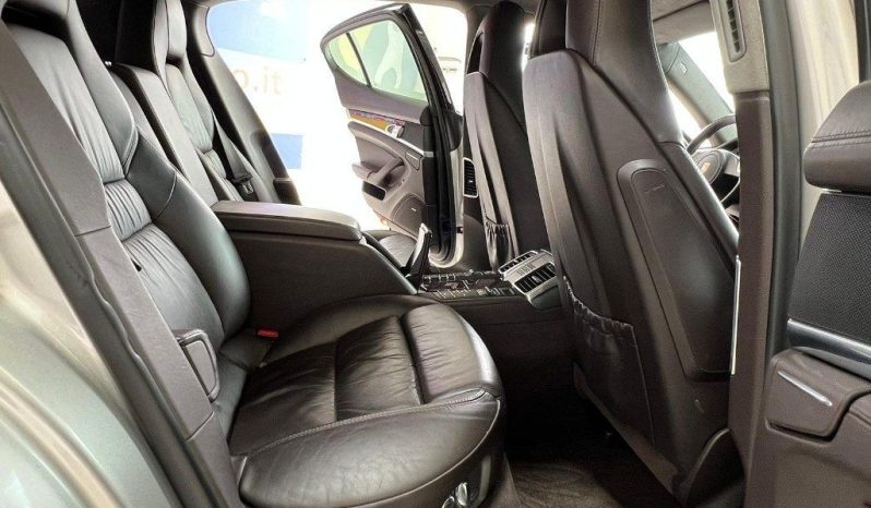 Porsche Panamera pieno