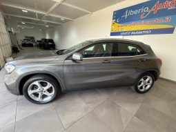 Mercedes-Benz GLA 200 pieno