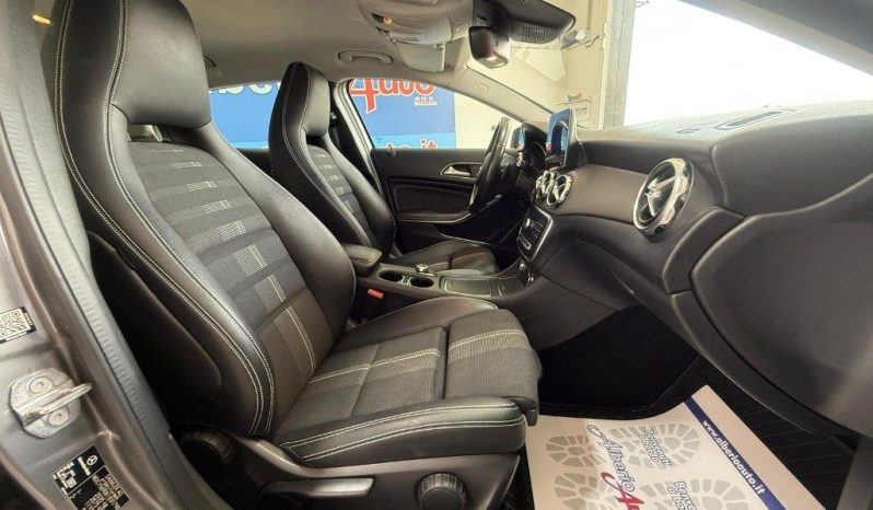 Mercedes-Benz GLA 200 pieno
