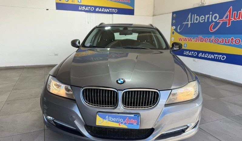 BMW 320 pieno