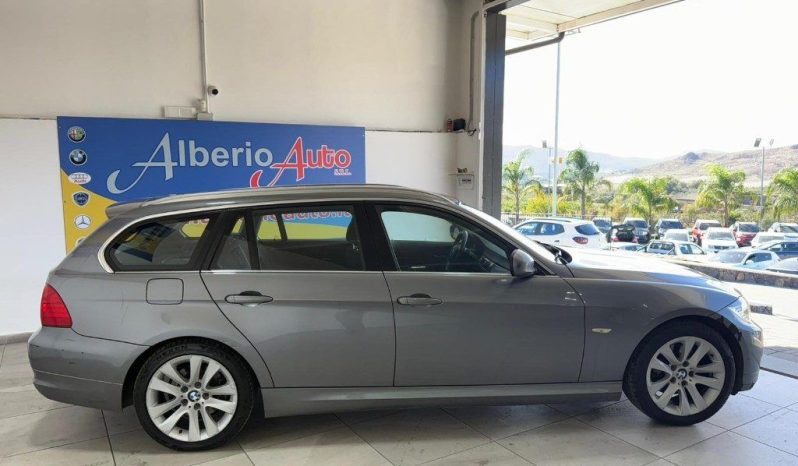 BMW 320 pieno