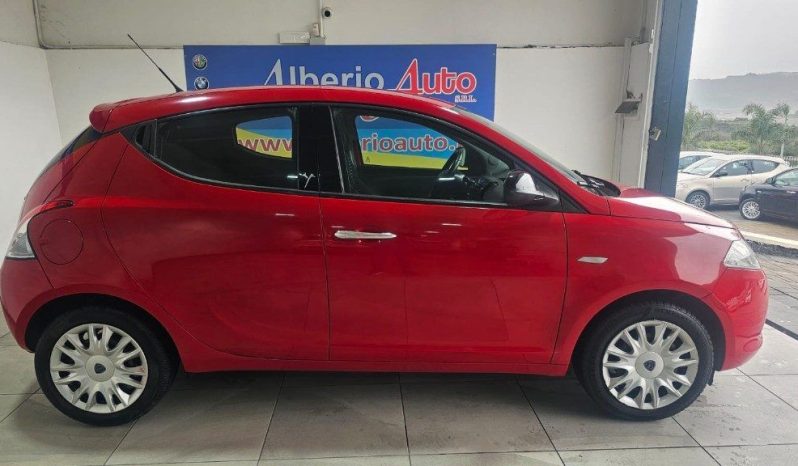 Lancia Ypsilon pieno