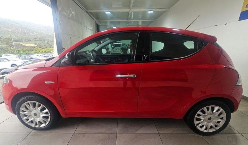 Lancia Ypsilon pieno