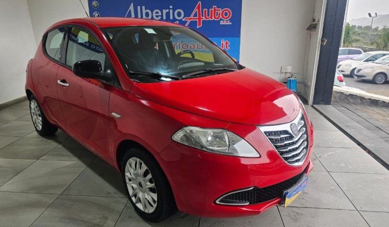 Lancia Ypsilon pieno