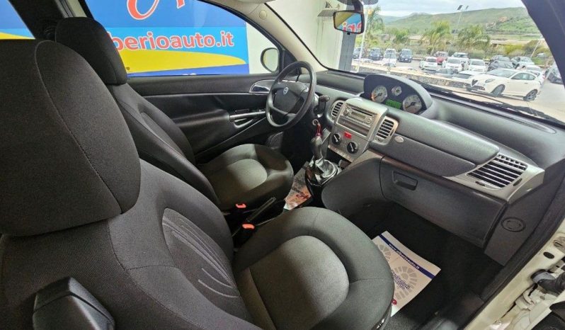 Lancia Ypsilon pieno