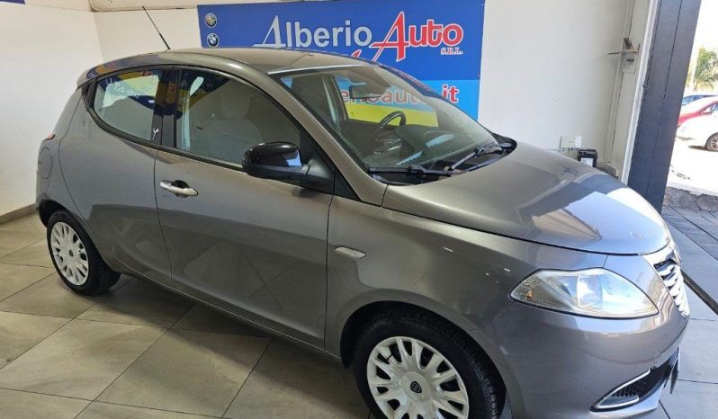 Lancia Ypsilon pieno