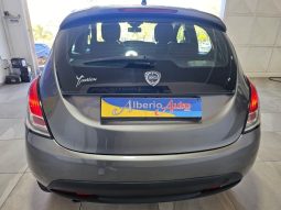 Lancia Ypsilon pieno