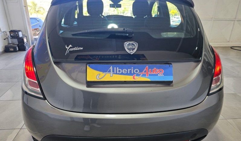 Lancia Ypsilon pieno