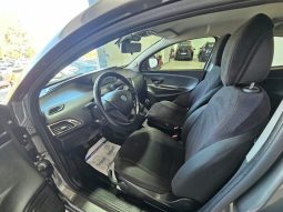 Lancia Ypsilon pieno