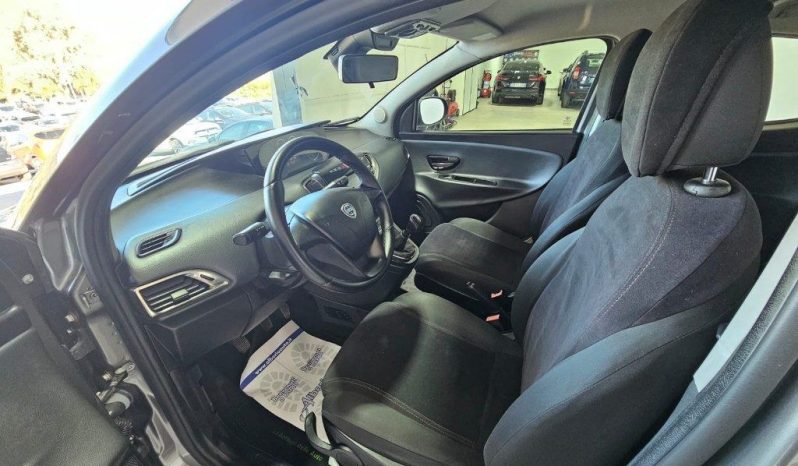 Lancia Ypsilon pieno