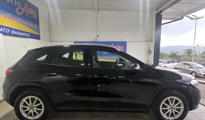 Mercedes-Benz GLA 200 pieno