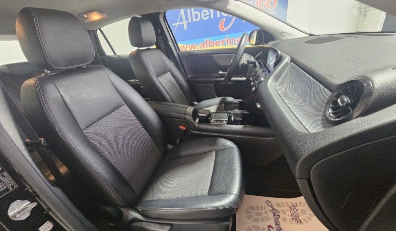 Mercedes-Benz GLA 200 pieno