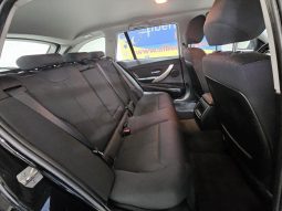 BMW 320 pieno