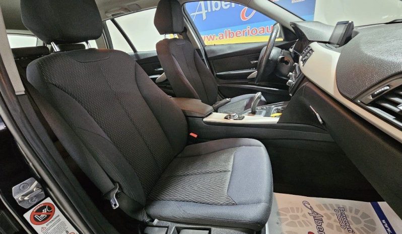 BMW 320 pieno
