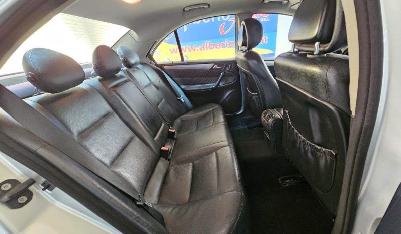 Mercedes-Benz C 220 pieno