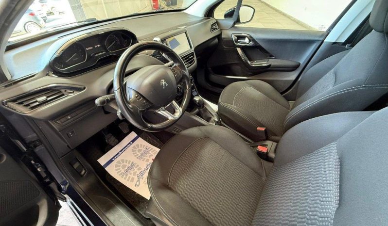 Peugeot 208 pieno